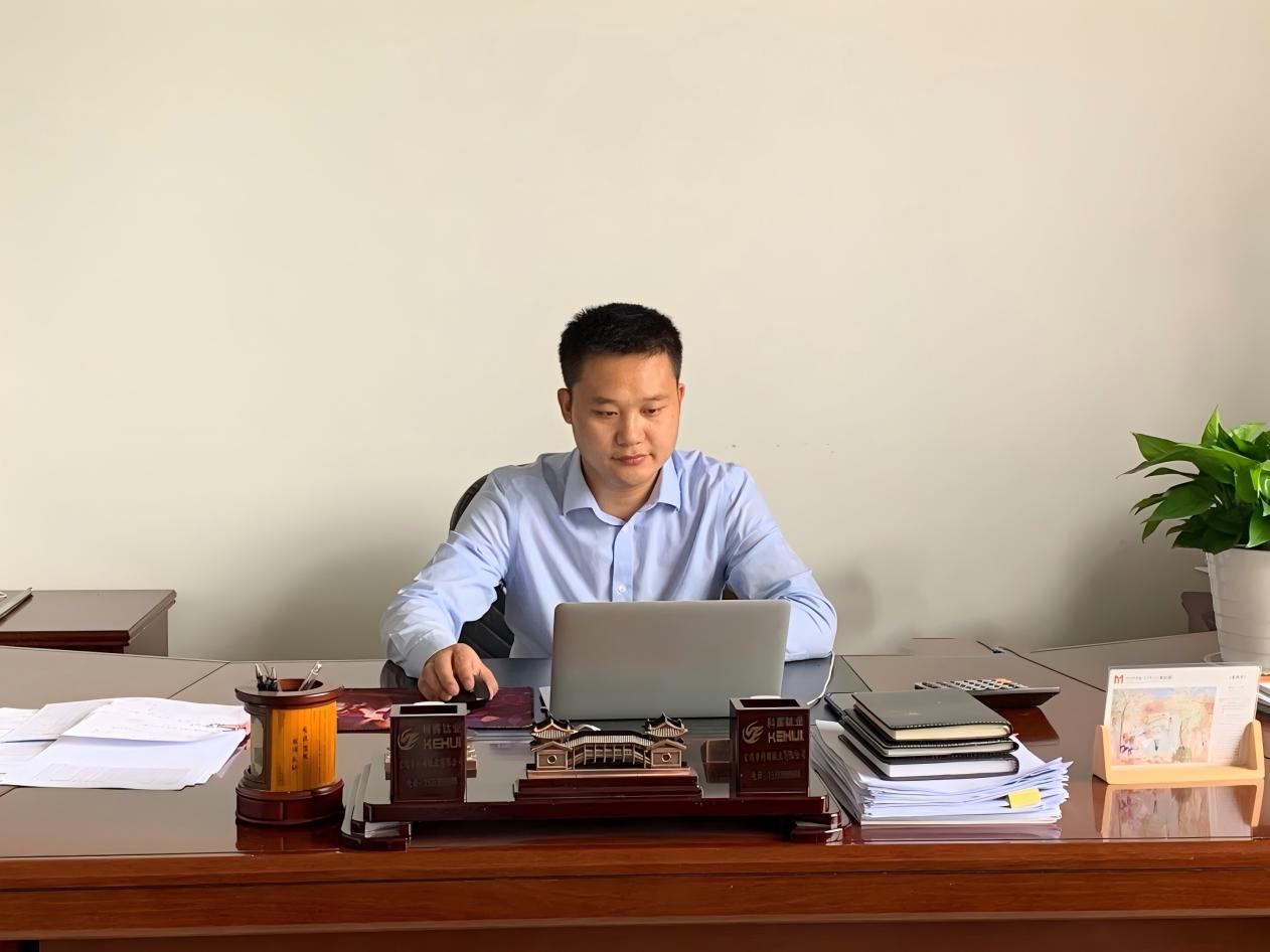 三峰透平總經(jīng)理熊自強被評為“隨州市勞動模范和先進工作者”